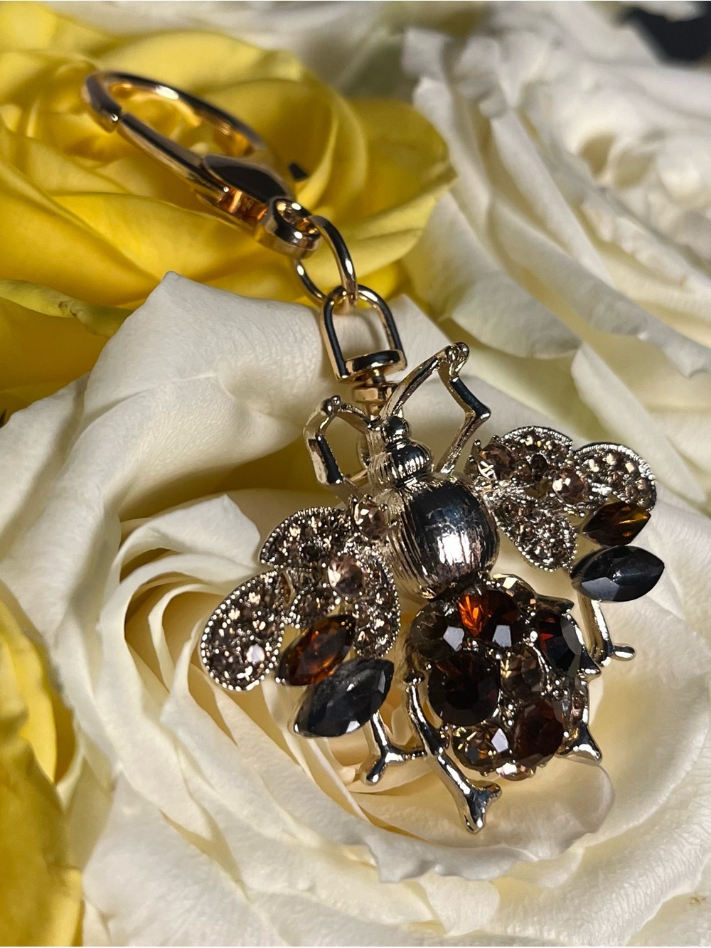 Shimmering Beatle Moth Bee Purse Charm - Picture 8 of 9